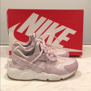Limited Release Lilac Nike Huaraches